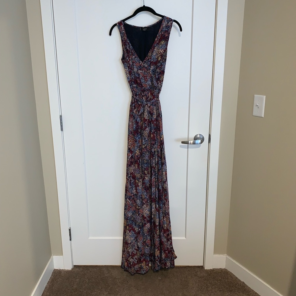 **WORN ONCE** *LIKE NEW* flowy Maxy dress